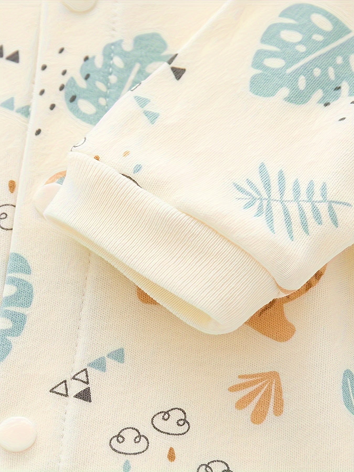 Cozy Animal Print Newborn Onesie - Cute & Comfy - Lucy&Luna