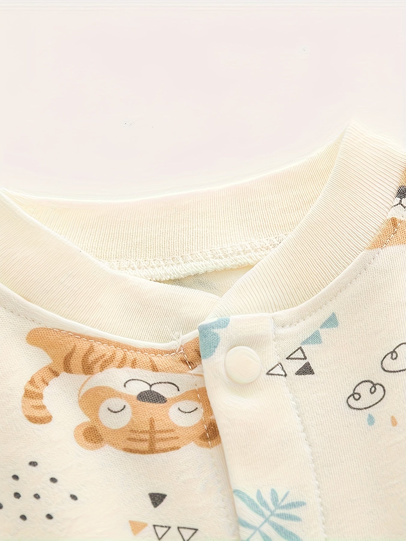 Cozy Animal Print Newborn Onesie - Cute & Comfy - Lucy&Luna