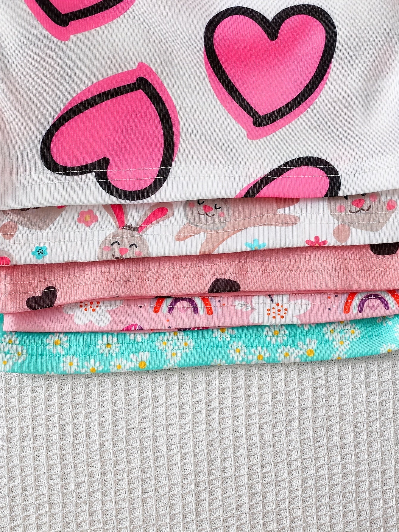 Girls' Clothing, Perfect for Back - to - school Season Gifts. Includes A Set Of 5 Long - sleeved Round - neck T-shirts with Cute Flower And Heart Prints, Ideal for Spring And Summer. Suitable for Holidays And School Wear. - Lucy&Luna