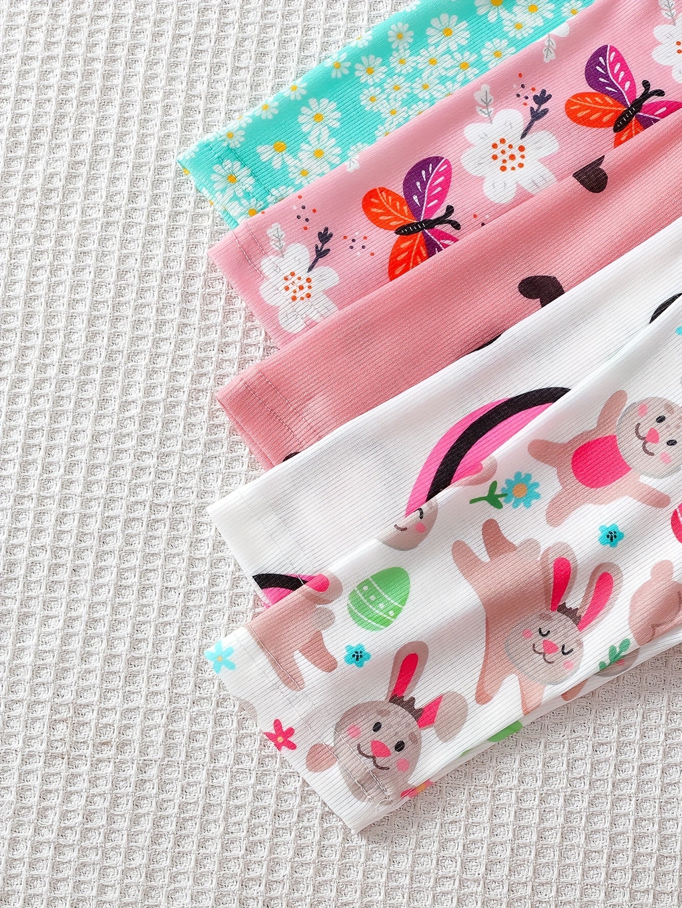 Girls' Clothing, Perfect for Back - to - school Season Gifts. Includes A Set Of 5 Long - sleeved Round - neck T-shirts with Cute Flower And Heart Prints, Ideal for Spring And Summer. Suitable for Holidays And School Wear. - Lucy&Luna